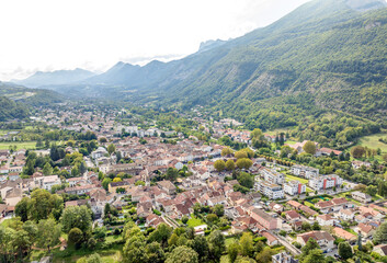 Panorama en hauteur de la ville de Vif, située en Isere