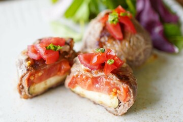 トマトとなすの肉包み　ロース肉