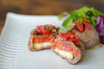 トマトとなすの肉包み　ロース肉