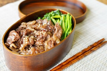牛肉丼弁当　ボリューム満点