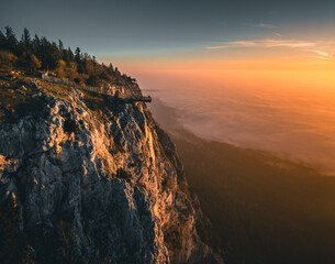 Sonnenaufgang auf der Hohen Wand in Niederösterreich  beim Skywalk