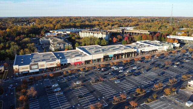 The strip mall at Brinton Lake near Concordville Town Center in Glen Mills, suburb of Philadelphia, Pennsylvania