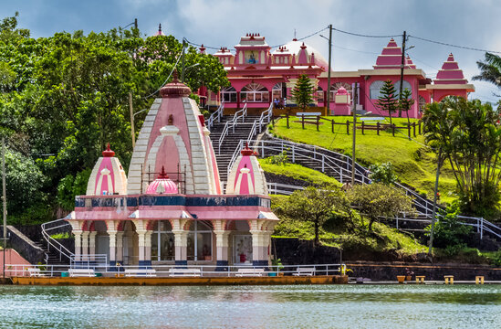 Temples hindous, lac Sacr&eacute;, Grand Bassin, &icirc;le Maurice 
