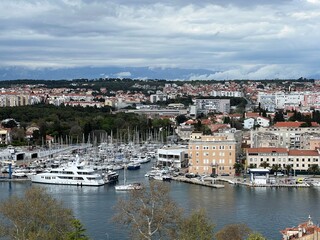 Obraz premium Lookout Bell Tower of St. Anastasia or the view of the old city center of Zadar from the Zadar Cathedral Bell Tower (Croatia) - Vidikovac Zvonik sv. Stošije ili pogled na Zadar sa zvonika katedrale