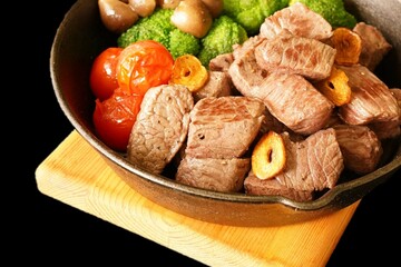 牛ヘレ肉サイコロステーキ