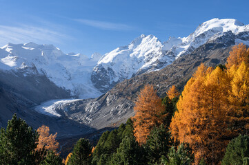 The Morteratsch glacier and the famous Biancograt on a sunny, autumn day.