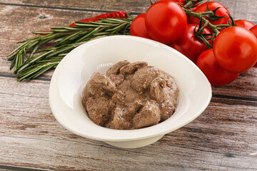 Soft chicken liver with cream