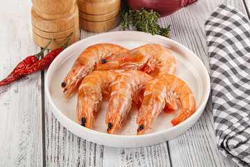 Gurmet king prawn in the bowl