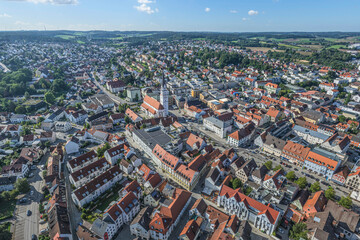 Die oberbayerische Kreisstadt Pfaffenhofen an der Ilm von oben