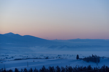 北海道　真冬の千望峠の日の出前風景