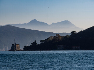 Italia, Liguria, Portovenere, l'isola di Palmaria e le Apuane.