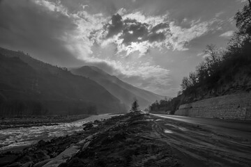 road to the mountains