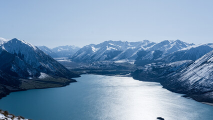 Mountais near Lake Coleridge covered in snow, view from Peak Hill, New Zealand