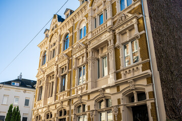 Obraz premium Mietshaus aus Gründerzeit am Arrenberg in Wuppertal