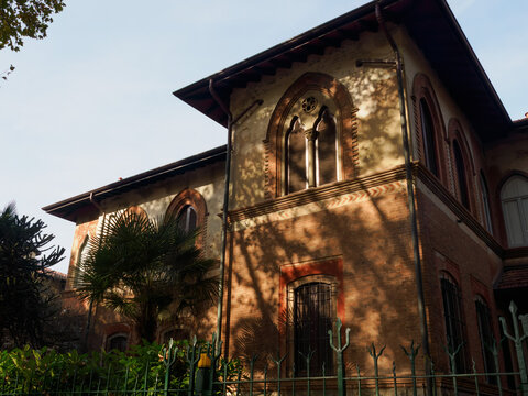Historic house along Viale Cesare Battisti at Monza