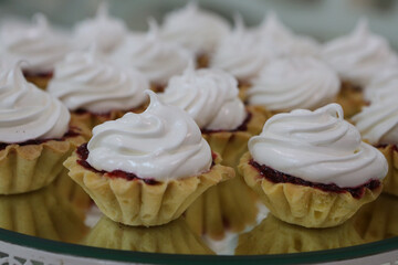 cupcakes with cream