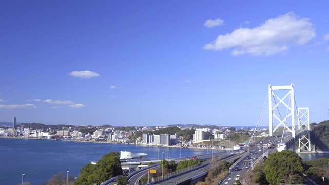 めかり公園より望む関門橋と関門海峡