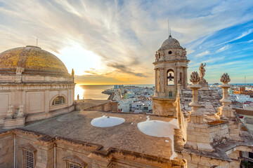 Catedral de Cádiz vista aerea. Impresionante paisaje Cádiz © Hugo