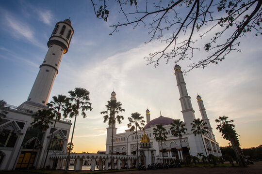 The beauty of the Mujahidin Grand Mosque (Masjid Raya Mujahidin) at dusk. This mosque is the largest mosque and center for Islamic studies in Pontianak City, West Kalimantan, Indonesia.