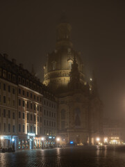 A chuch in the fog - Eine Kirche im Nebel