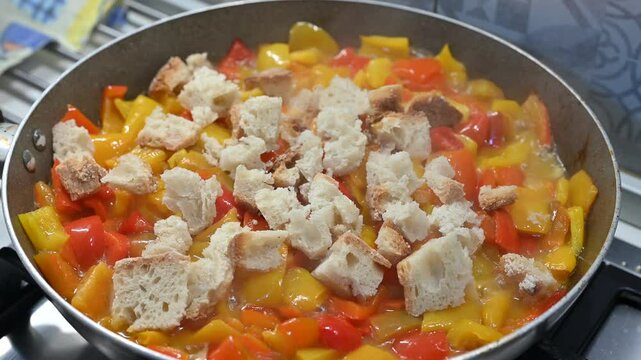 Pan-fried peppers with stale bread