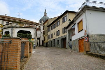 Il villaggio di Fontanile in provincia di Asti, Piemonte, Italia.