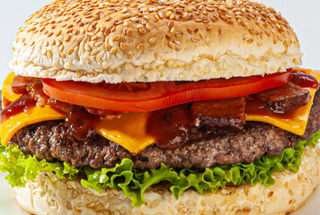 Tradicional Cheeseburger Salada