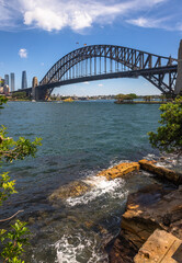 Obraz premium Wonderful exposure of the Sydney Harbour Bridge and Sydney's Downtown from the north bank namely Mattawunga.
