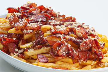 Porção de fritas com bacon