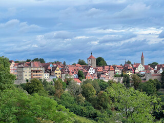Obraz premium View of the city from the observation deck Burggarten garden, Rothenburg ob der Tauber, Bavaria, Middle Franconia, Germany