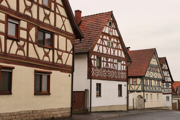 Typisch Fränkisches Straßendorf; Häuserzeile in Eußenhausen (bei Mellrichstadt)