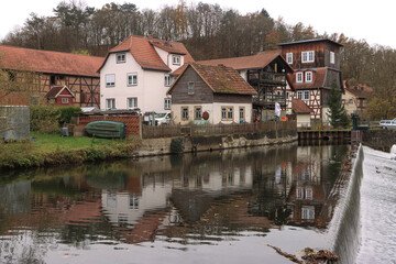 Obraz premium Romantisches Werratal; Am Wehr in Henfstädt