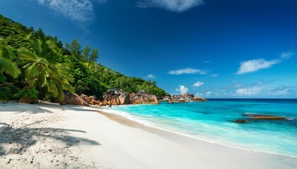 Fototapeta premium The Pristine Beaches and Crystal-Clear Waters of the Seychelles Islands, Featuring White Sands, Turquoise Lagoons, and Unique Coastal Landscapes Set in a Tropical Paradise
