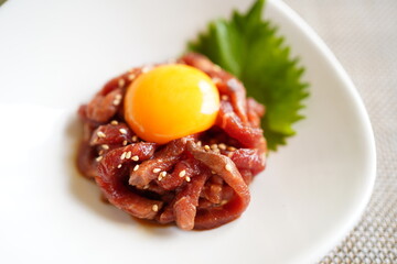 ユッケ風ローストビーフ