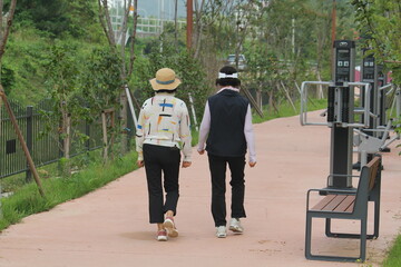 Image of people walking on Daecheongcheon Trail