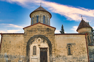 Fototapeta premium クタイシの荘厳なモツァメタ修道院の景観