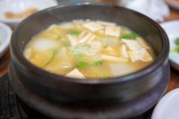 한국의 맛있는 음식인 두부국 입니다