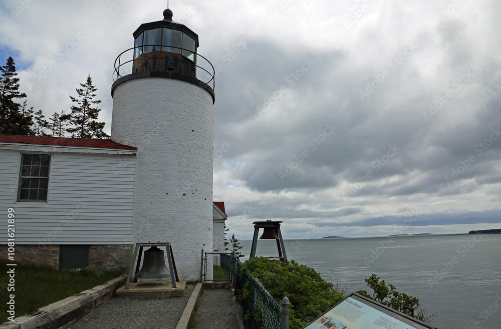 Wall mural The coast and Bass Harbor Head Light Station, Acadia National Park, Maine