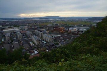 亀島山から見える夕暮れ　玉島方面
