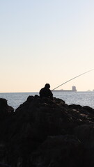 낚시, 돌, 바다, 배, 휴식, 취미, 명암, 흑과백, 일몰, 일출, 