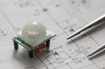 IR motion sensor load switch