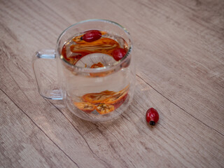Rosehip tea is worth drinking at least during the winter season. It has a strong anti-inflammatory effect, is rich in vitamin C and has many, many positive effects on the body.