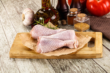Raw chicken drumstick for roast