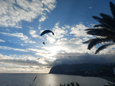 natureza, ar livre, paisagem, montanha, verde, azul, c&eacute;u, nuvens, mar, oceano, onda, floresta, &aacute;rvores, &aacute;gua, paz, para&iacute;so, relaxamento, viagem, portugal, madeira, ilha da madeira