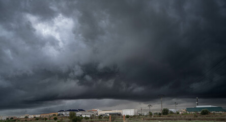 Nubes de tormenta en el cielo Valenciano