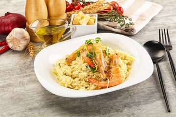 Italian pasta Orzo with prawn