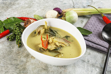 Thai green chicken curry with coconut
