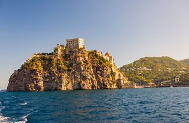 Isola di Ischia. Forio, Ischia ponte e il porto, un mare e un paesaggio marino nella provincia di...