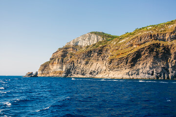 Isola di Ischia. Forio, Ischia ponte e il porto, un mare e un paesaggio marino nella provincia di Napoli.