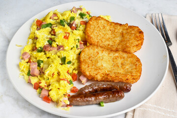 scramble egss with peppers,onions and ham